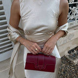 Mano Pochette_004 – Dark Cherry