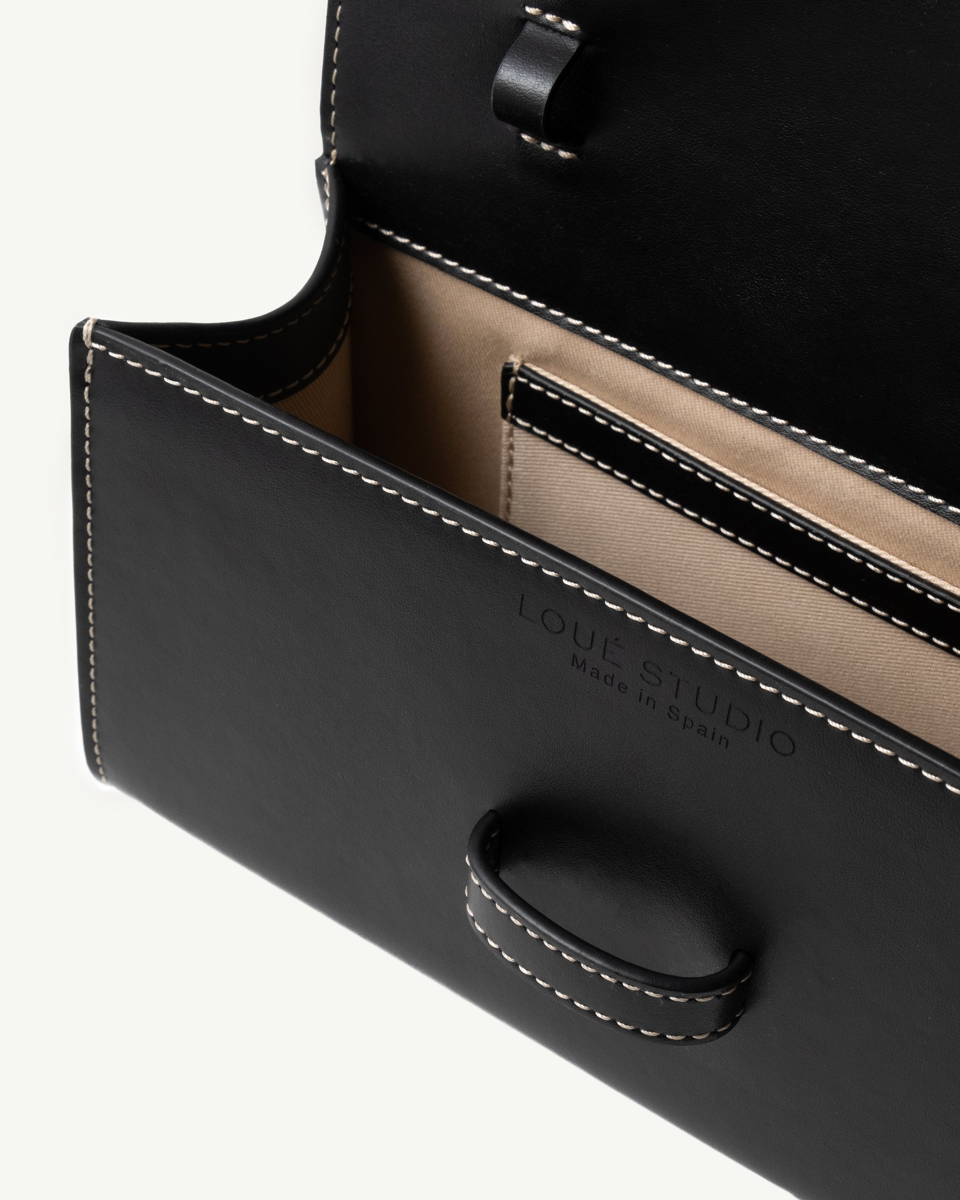 Mano Pochette Black Edge